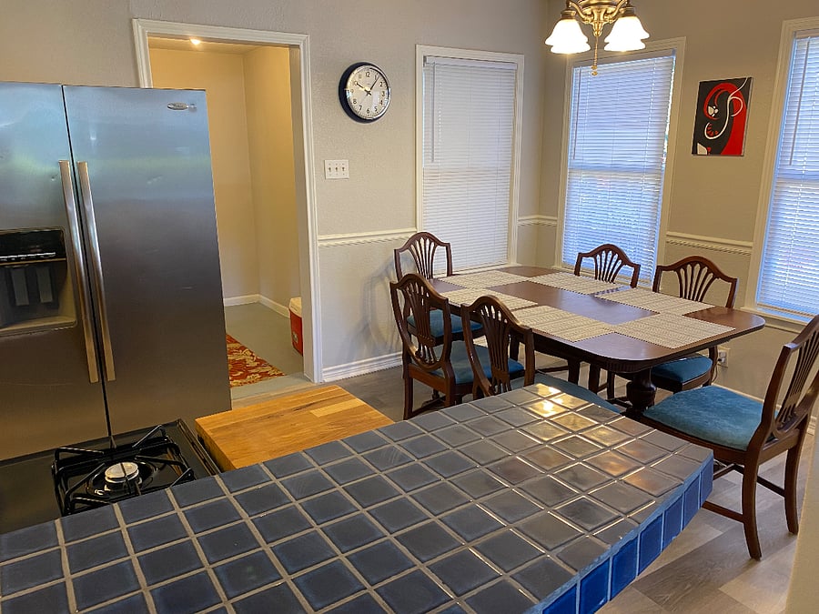 Dine-in kitchen area.