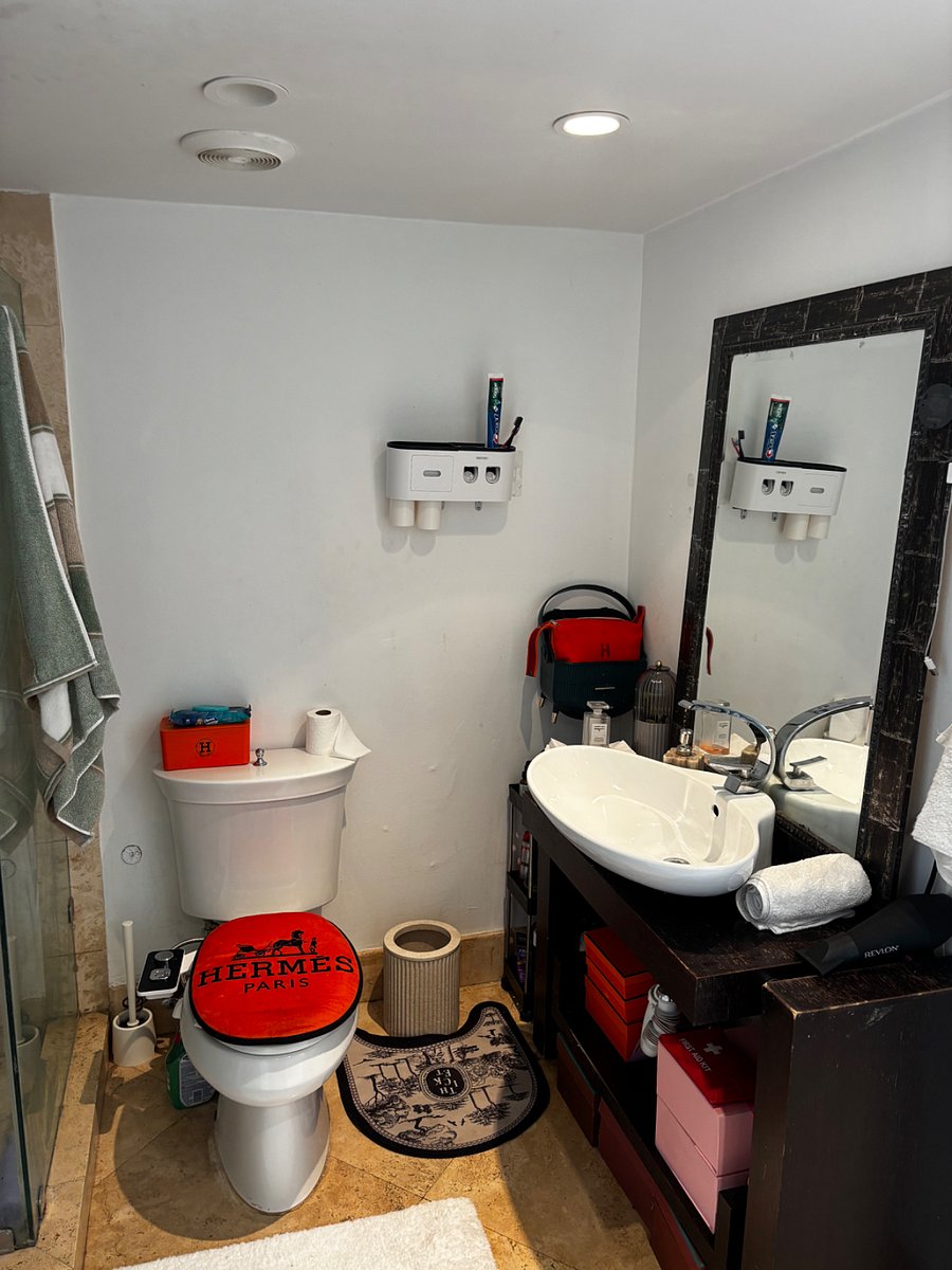 Master bedroom bathroom