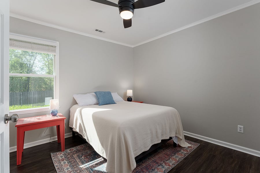 3rd bedroom, queen bed