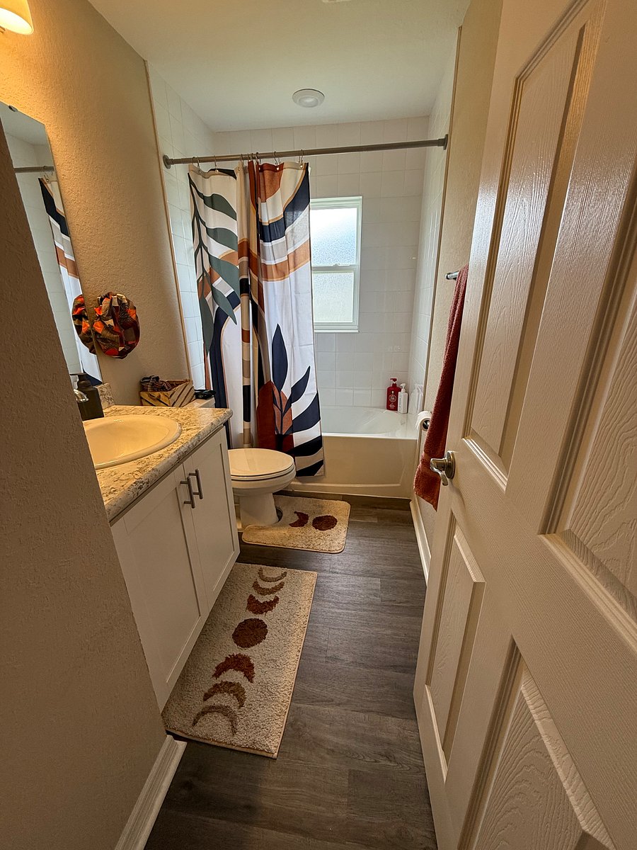 2nd Bathroom