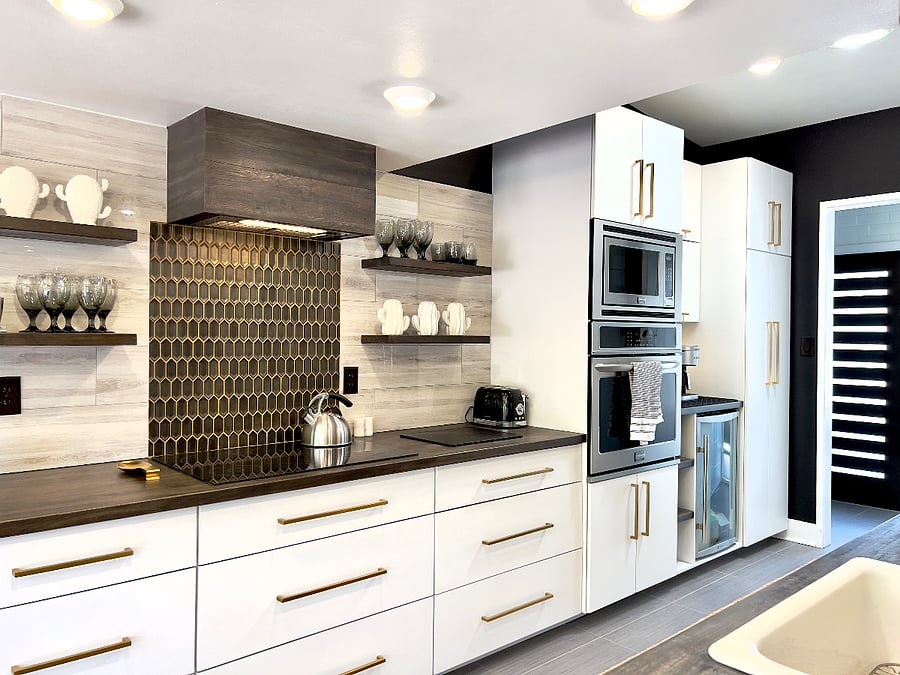 Fully stocked kitchen is ready for you to cook your favorite meals.