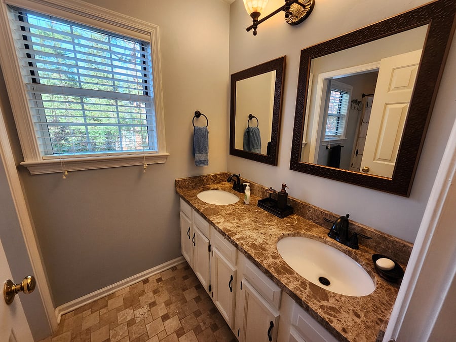 2nd Floor Full Bath