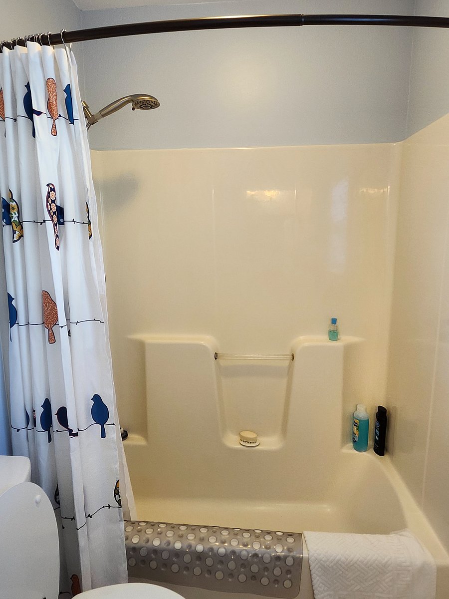 2nd Floor Bath