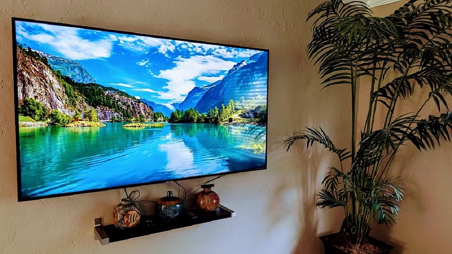 65" Smart TV