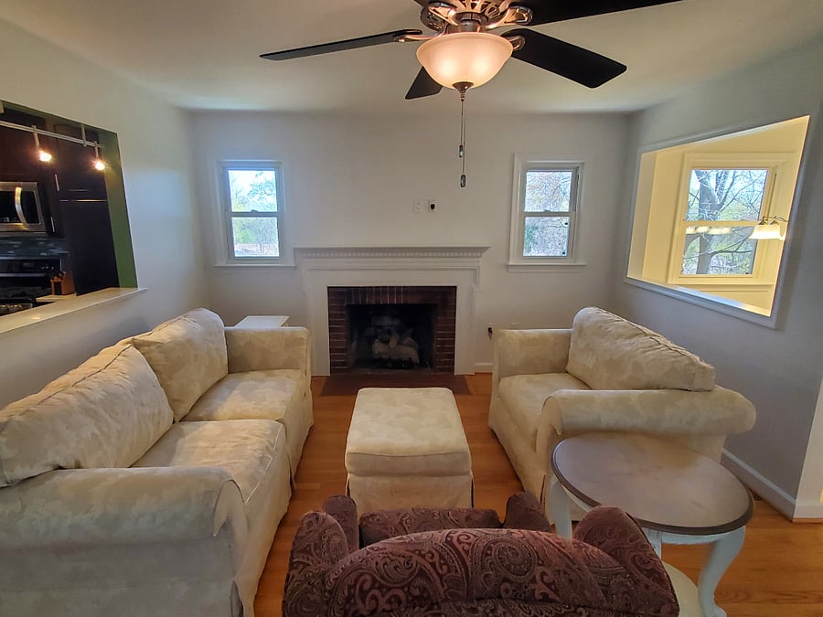 Living room with gas fire place