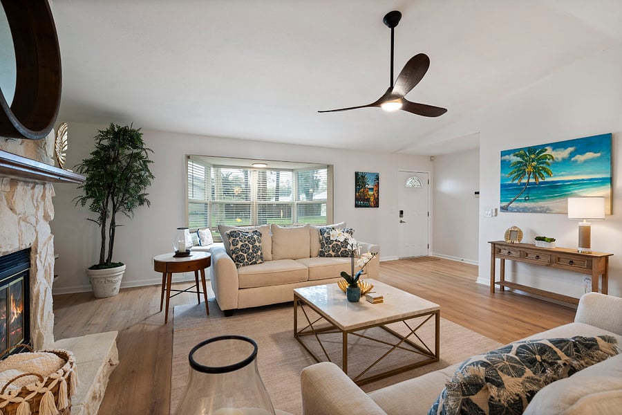 Enjoy this spacious 4 bedroom, 2 1/2 bathroom home with 2100 ft.². We fully remodeled this home and thoughtfully designed it so that our guests would feel very comfortable while living here. 