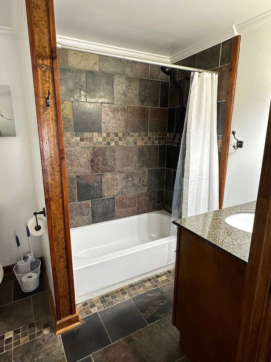 full bath with tub/ shower