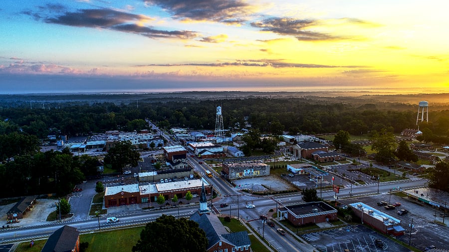Take a tour at this little eccentric small town in Harlem, Ga that has the best coffee shop, little shopping areas, vintage thrift stores, and more.