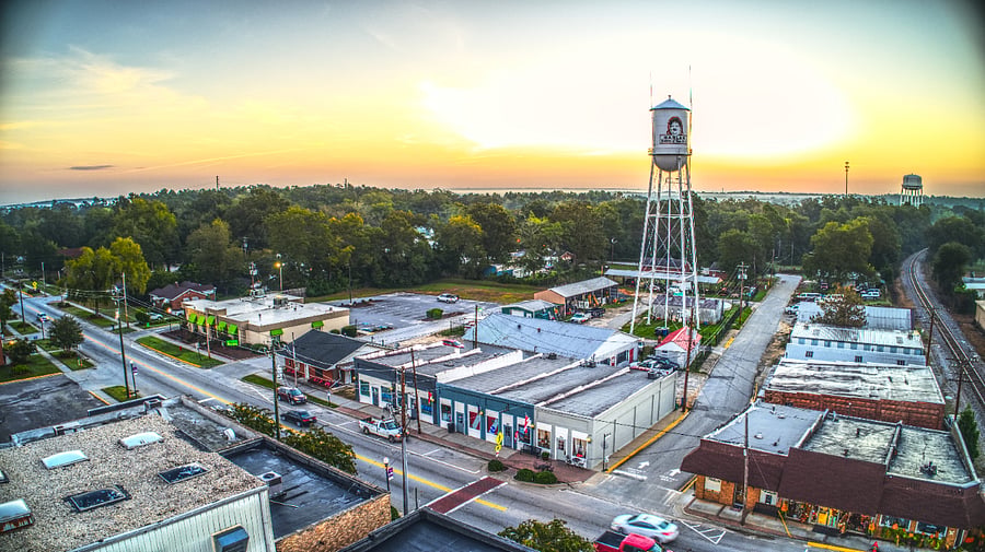 Part 2 picture of this small town in Harlem, GA. Take a tour at this little eccentric small town that has the best coffee shop, little shopping areas, vintage thrift stores, and more.