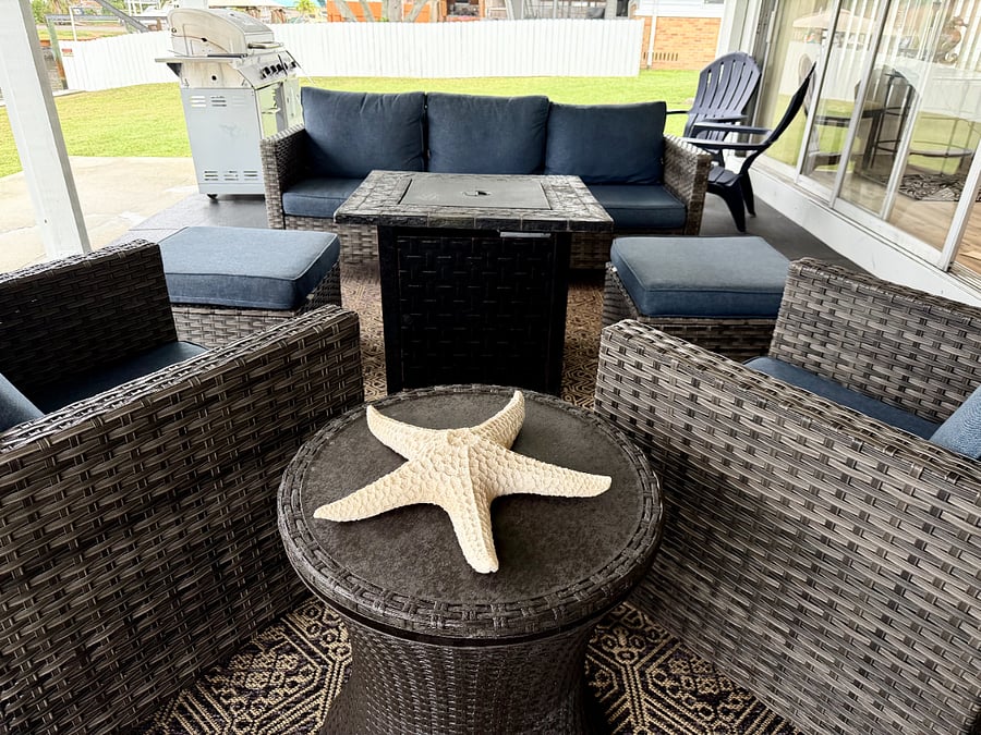 lanai seating