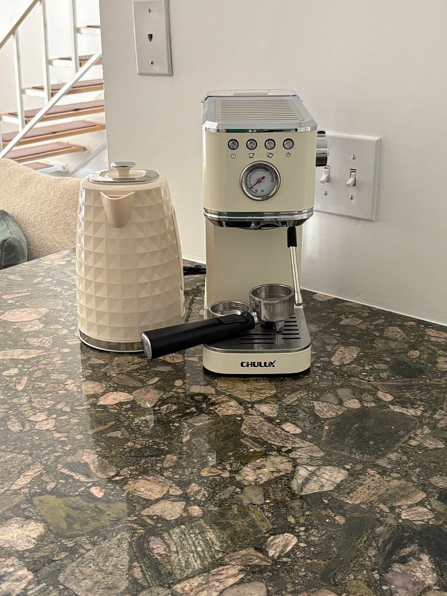 Both sorts of people can live here -- tea people or coffee people.