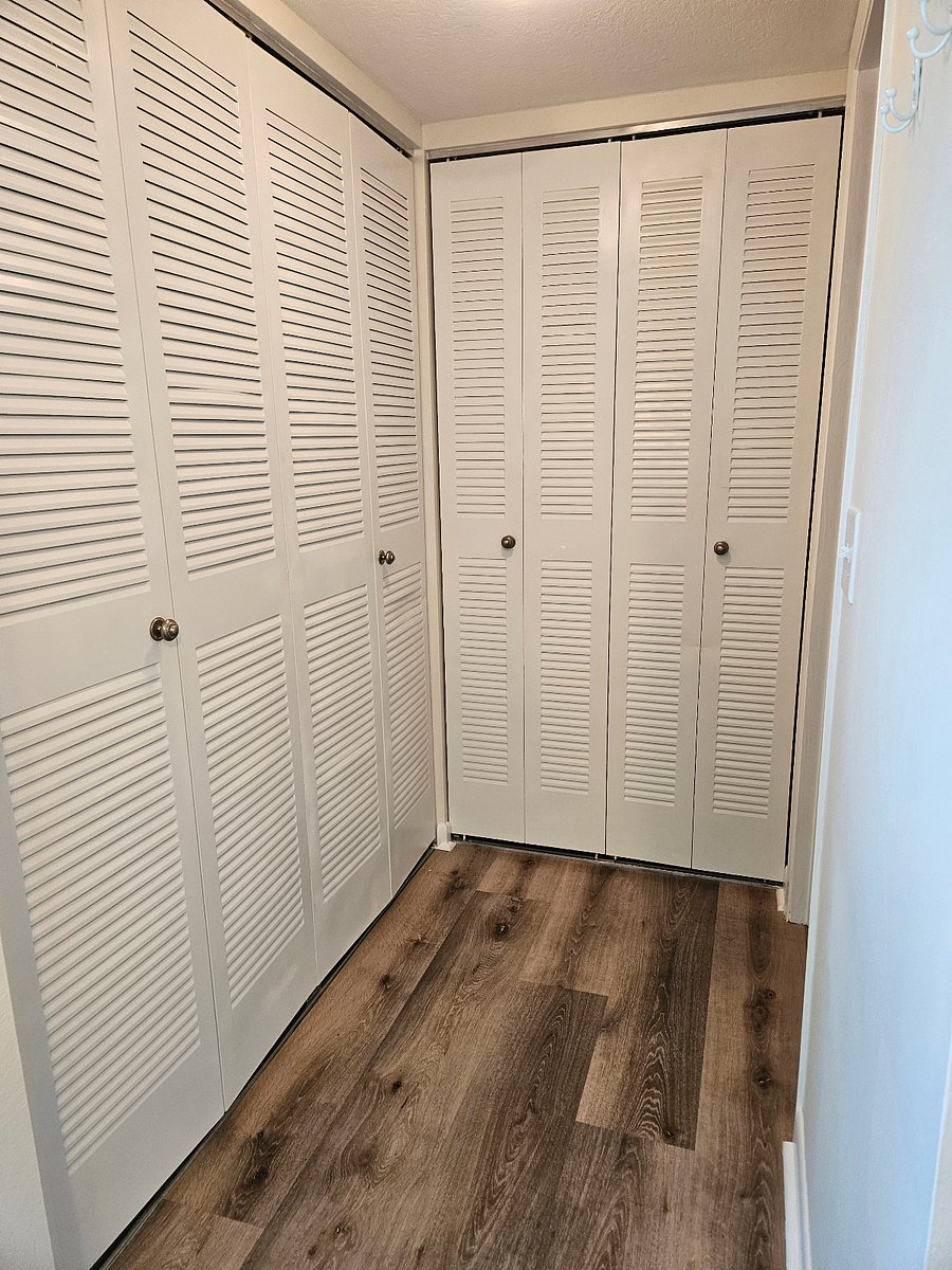 Lots of closet and storage space in 2nd bed room.
