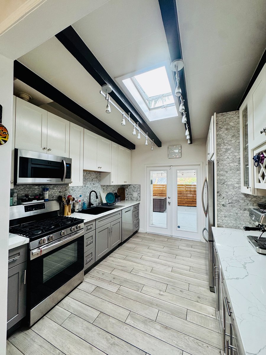 Fully equipped kitchen with dishwasher, fridge free for your use