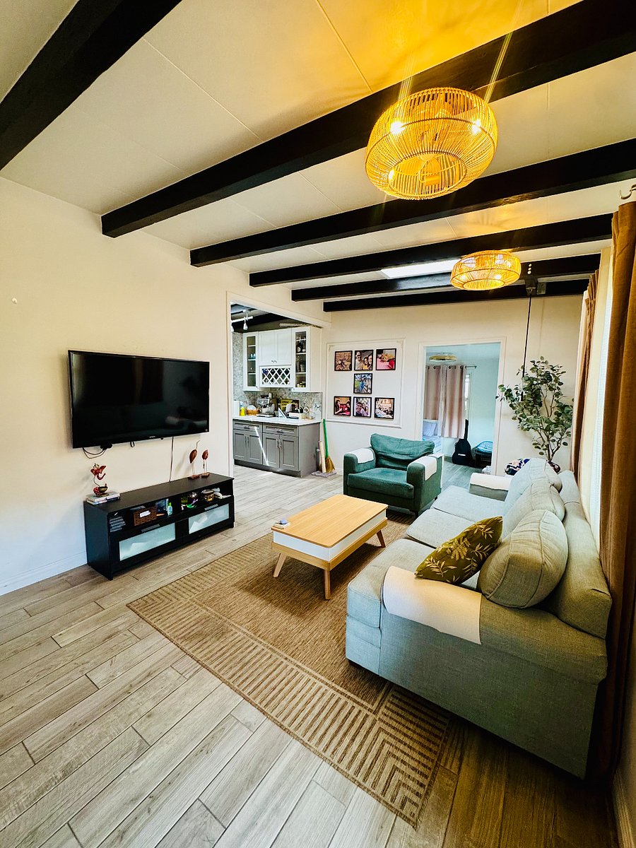shared livgin room