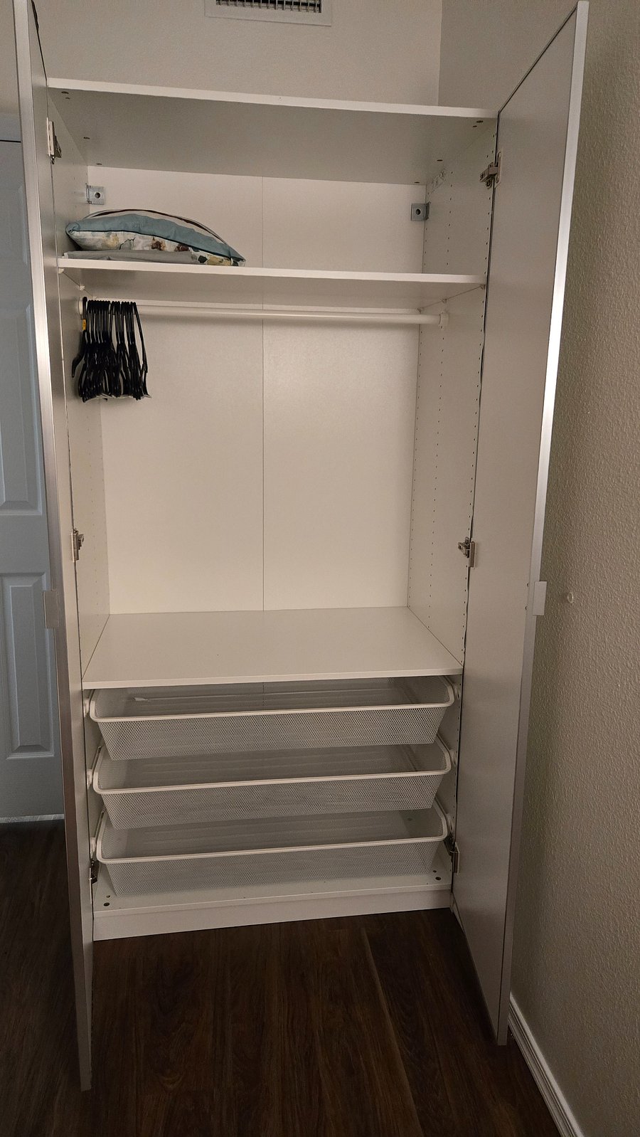 2nd bedroom closet