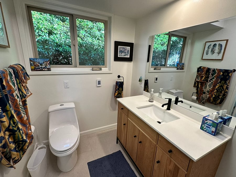 2nd bathroom