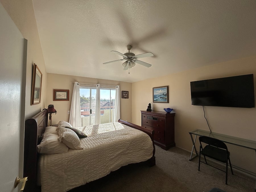 Master with ensuite plus TV & 2 closets 