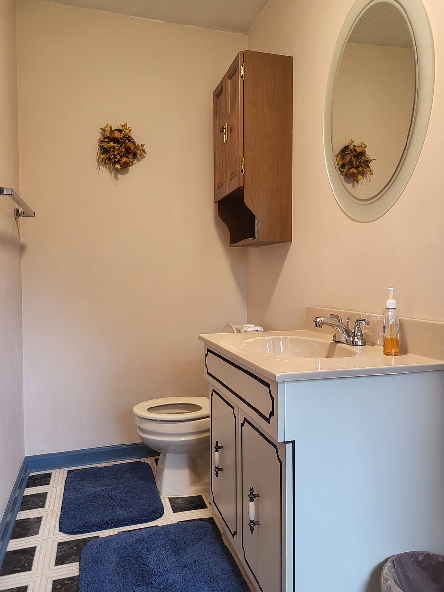 HALF BATHROOM OFF MASTER BEDROOM
