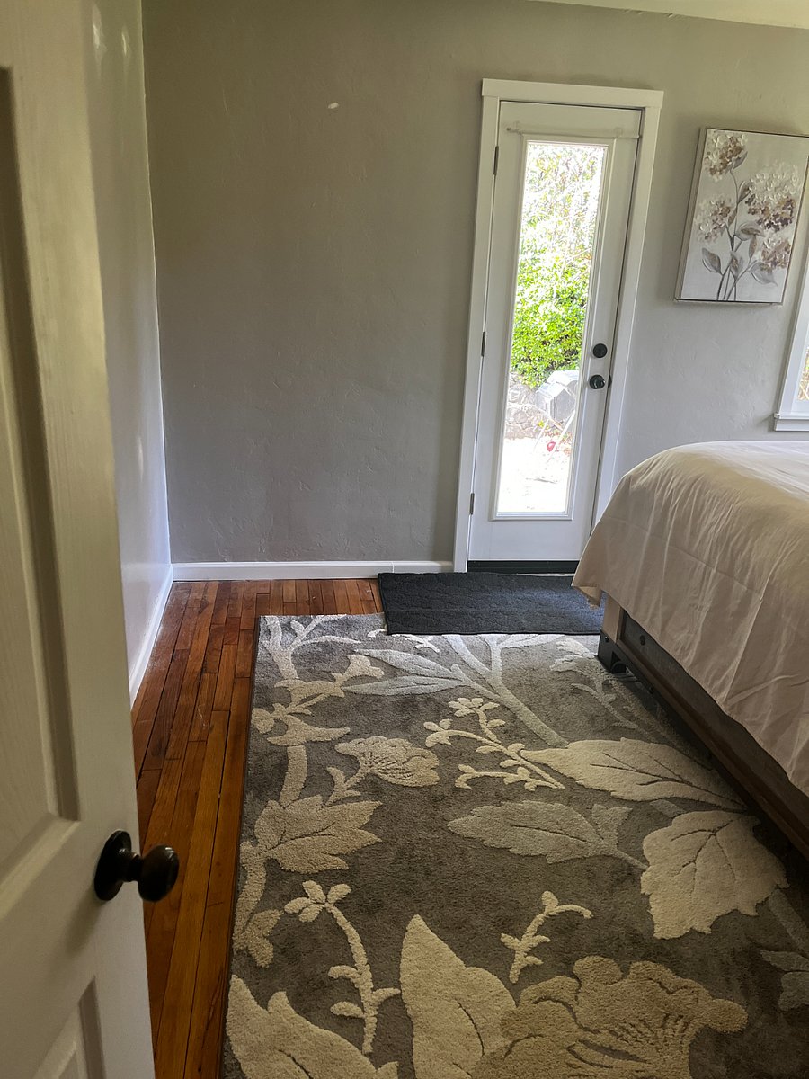 Private entrance door/bedroom

