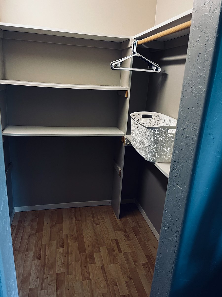 Walk-in closet, pic number 1