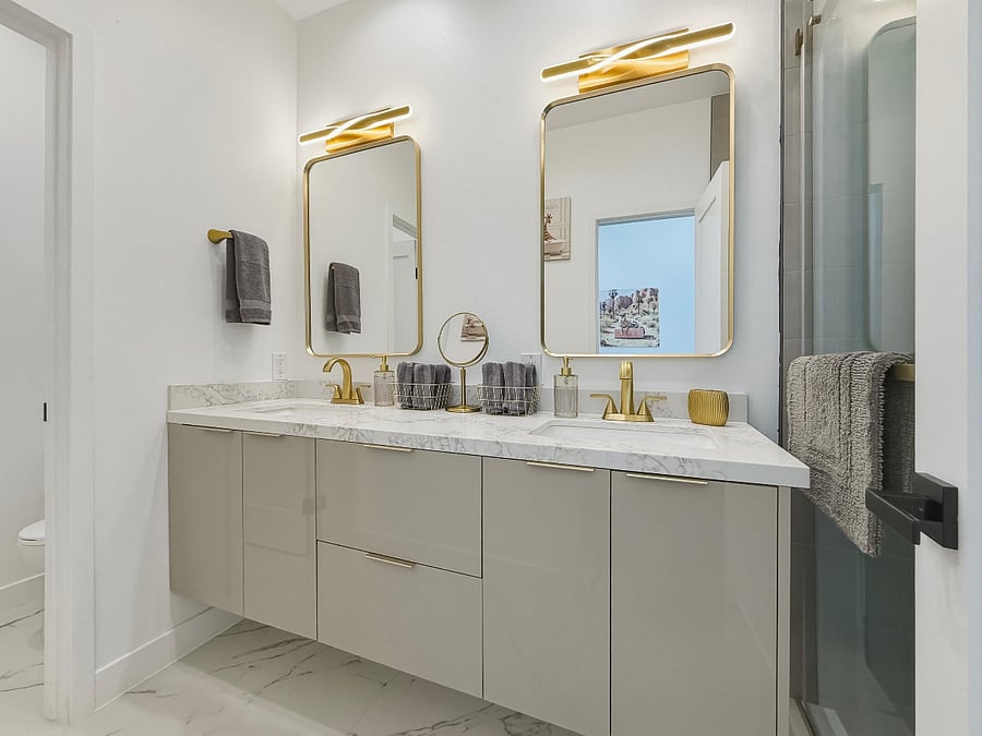 Main House Master Bathroom