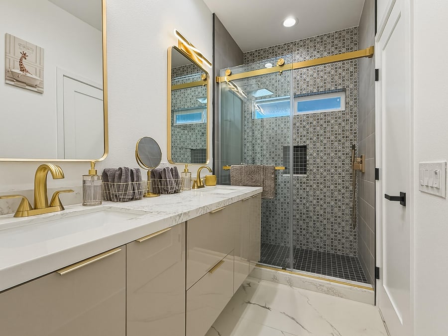 Main House Master Bathroom