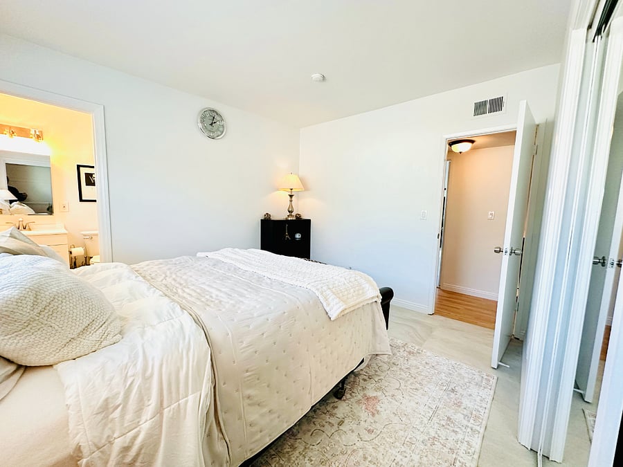 Guest Bedroom.