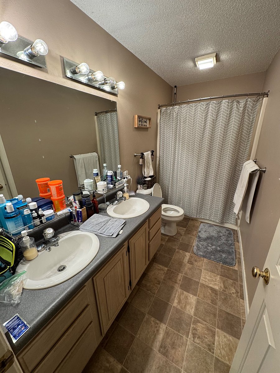 Upstairs shared master bathroom