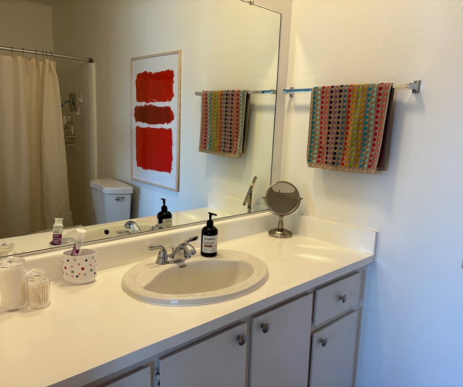 Queen Bathroom