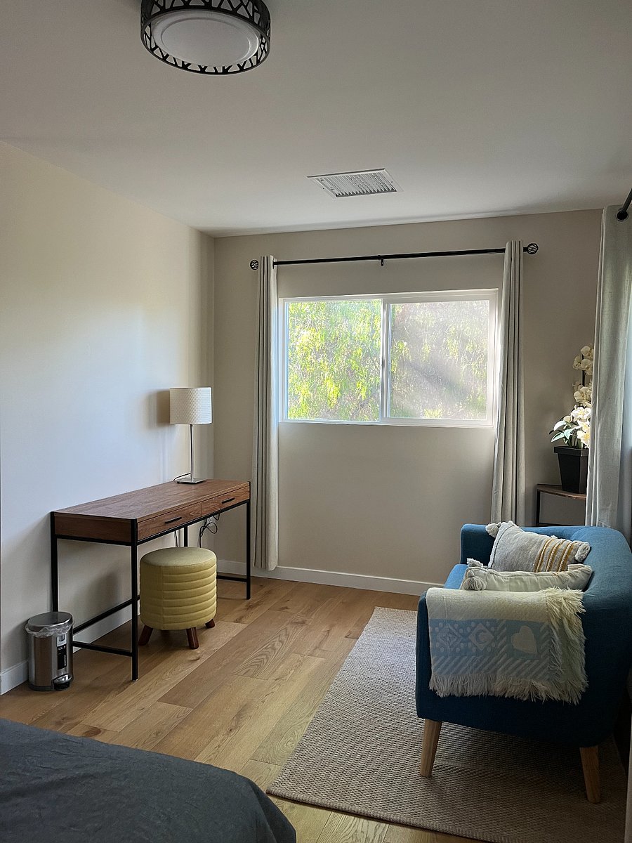 Upstairs bedroom picture 2