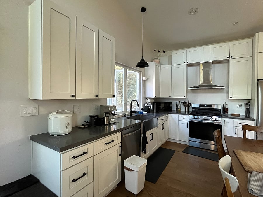Kitchen area picture 1