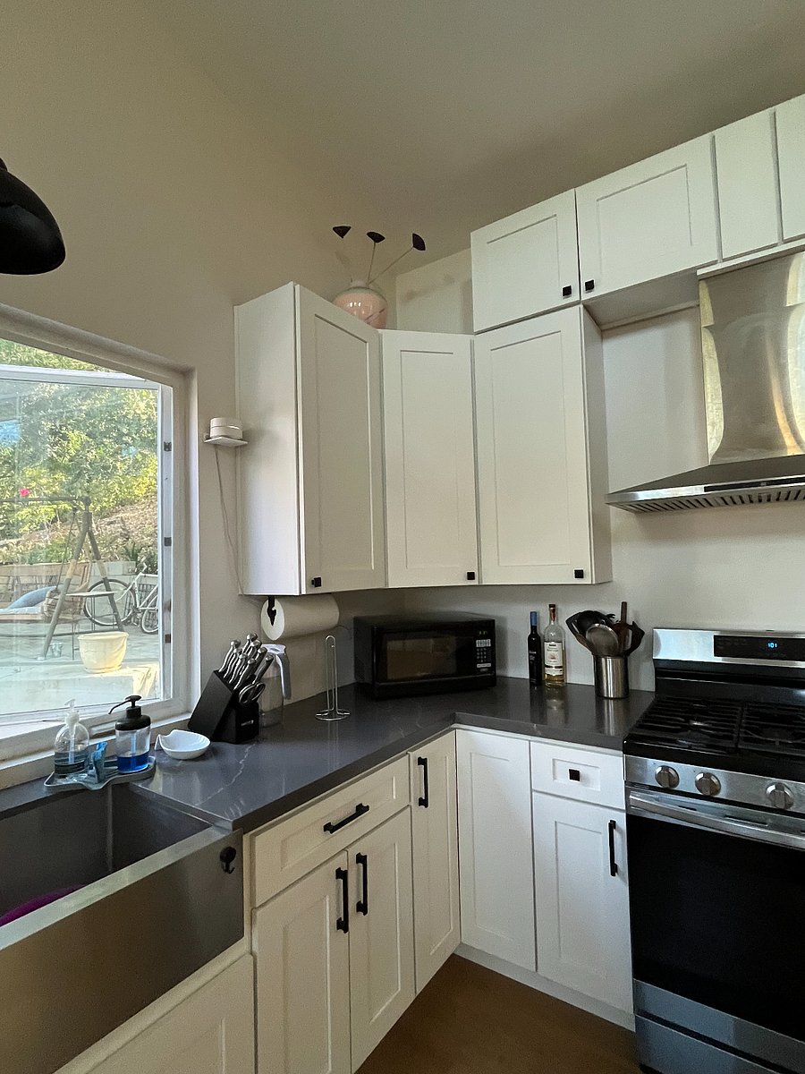Kitchen area picture 2