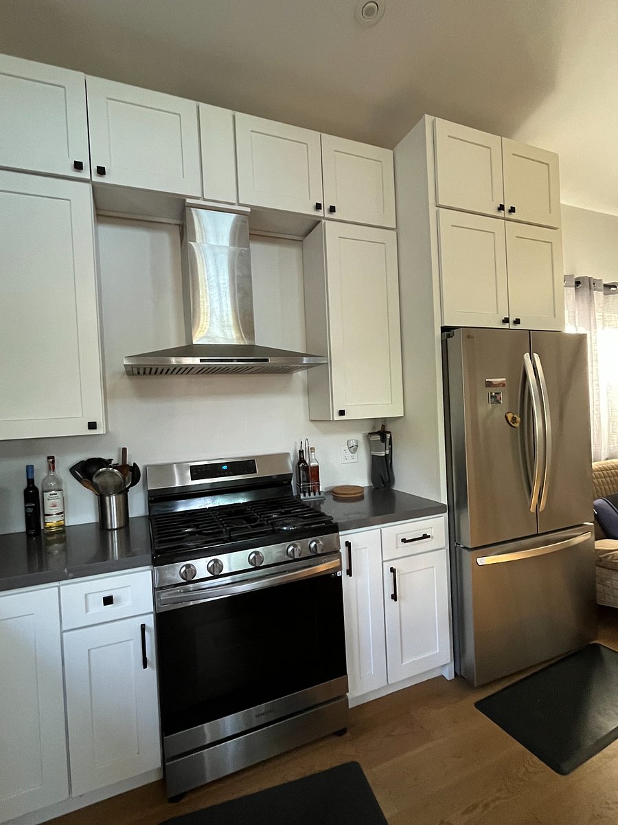 Kitchen area picture 3