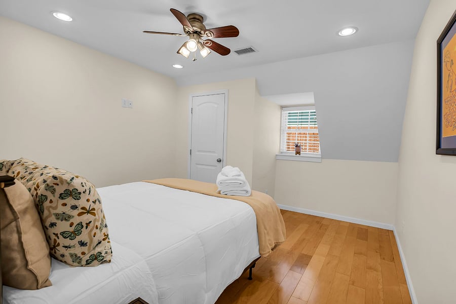 Bright , private, and cozy! Love this secondary bedroom!