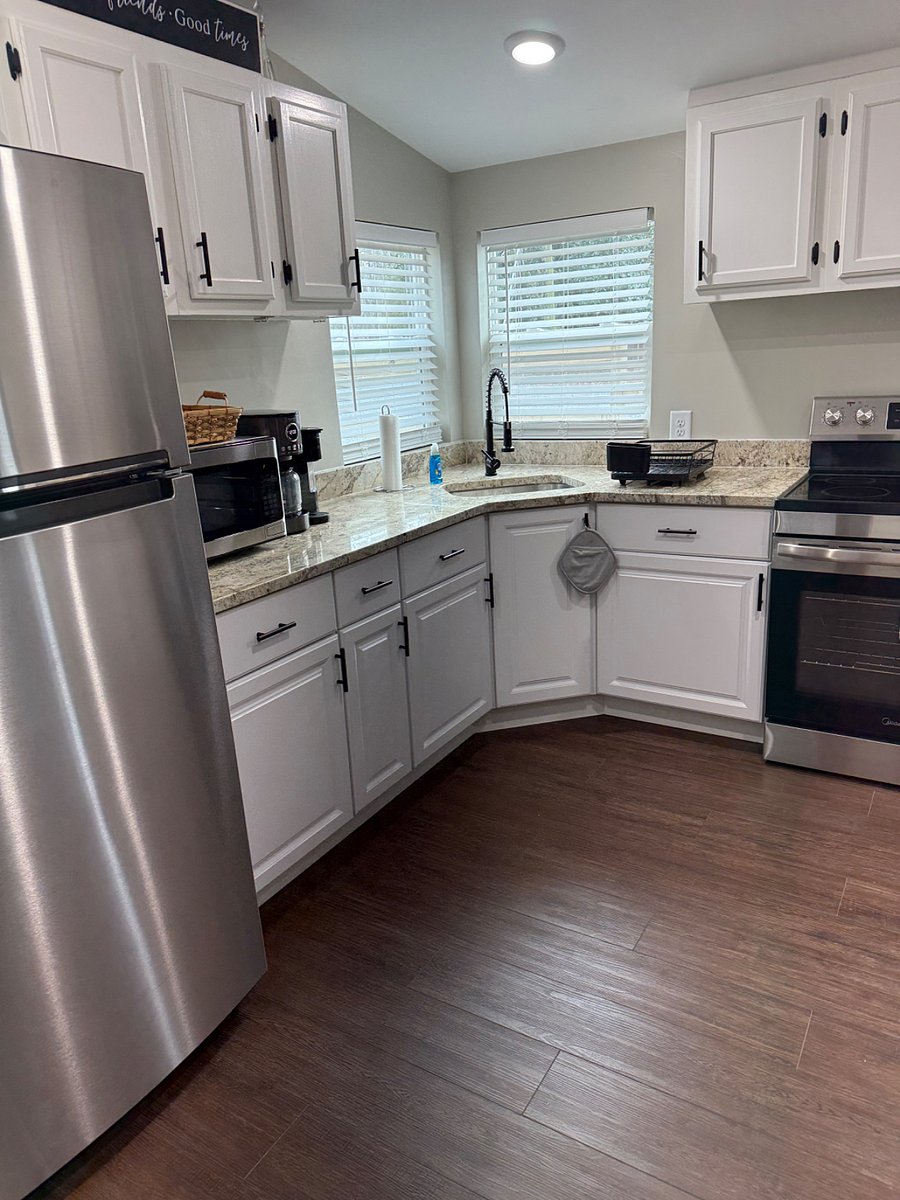 Full kitchen Stove Full size fridge microwave