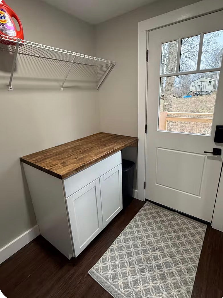 Folding table