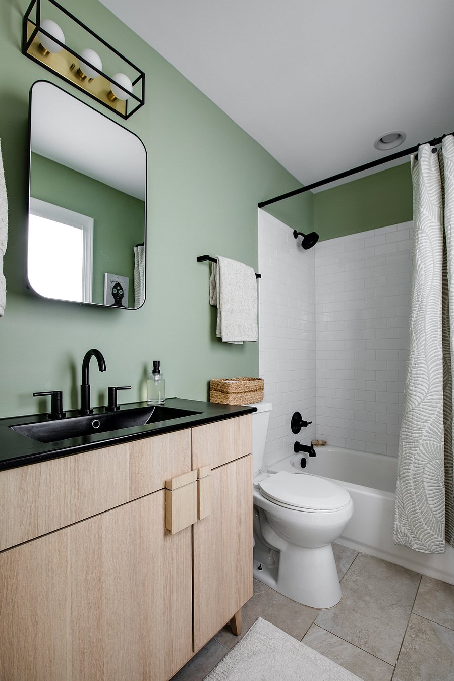 Full Bathroom