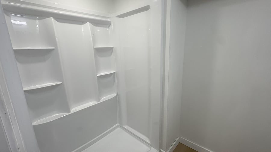 Full Bathroom 2