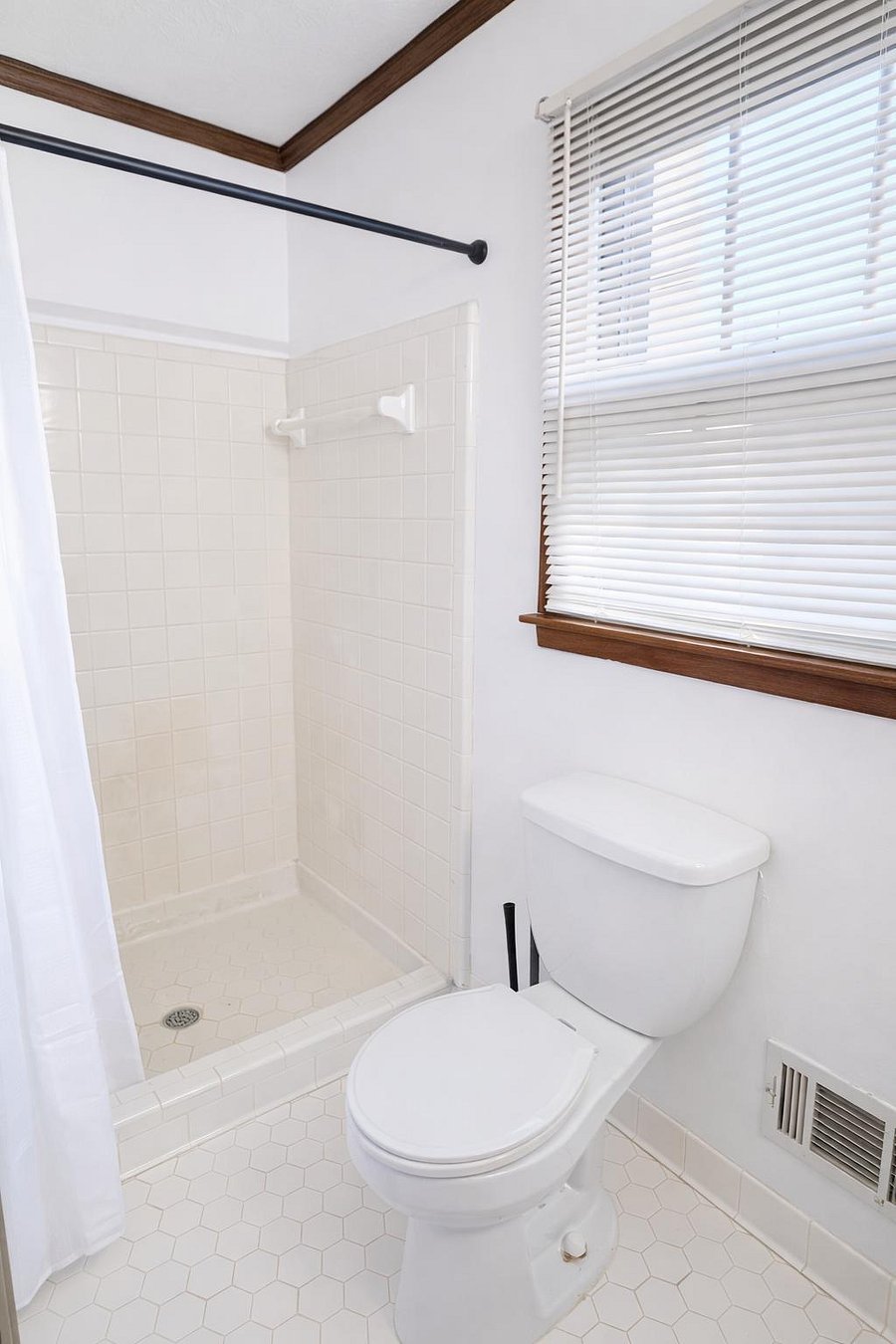 Bedroom 9 Private bath