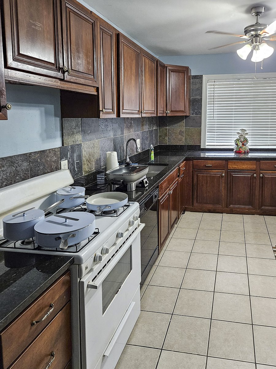 Kitchen
With cookie
essentials.