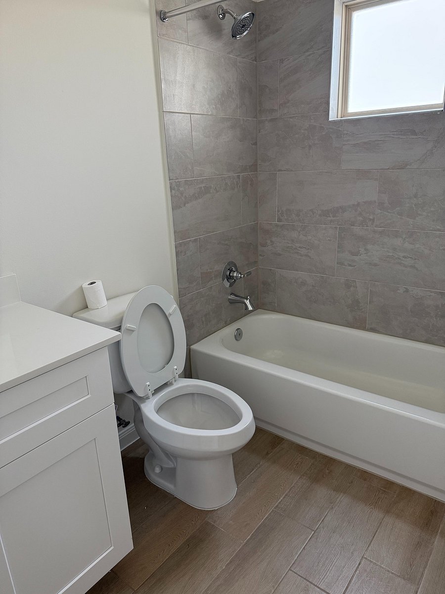 Upstairs Master Bath