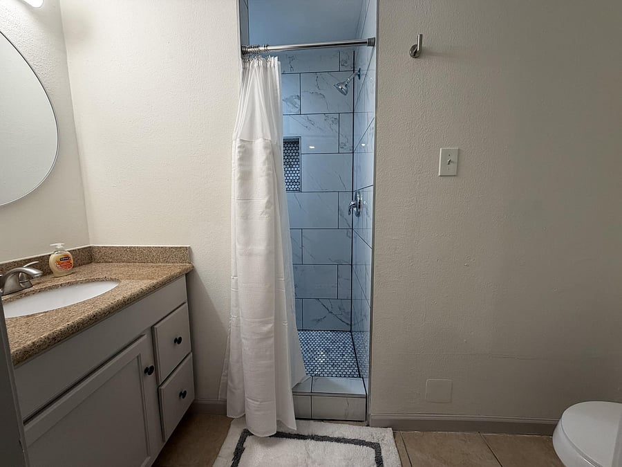 Room 4 private bath
