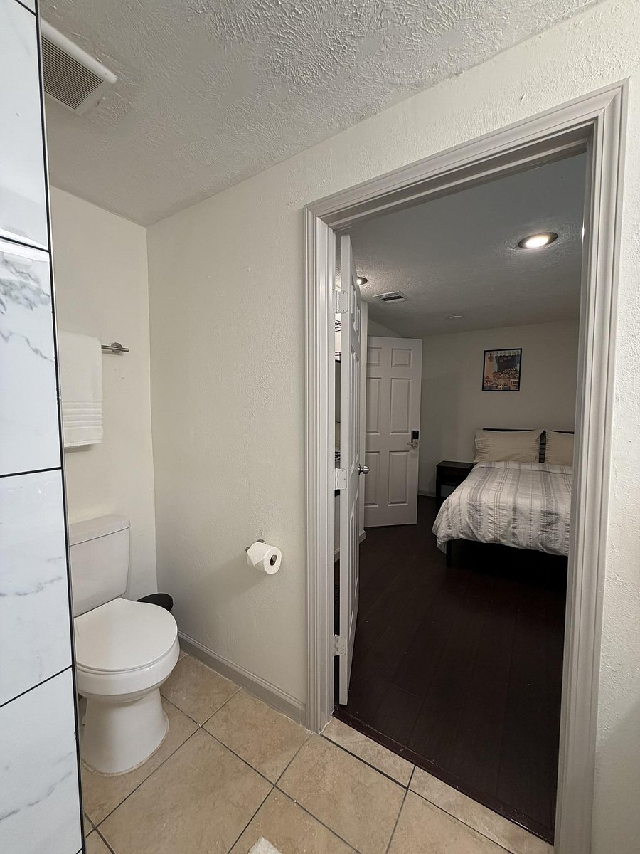 Room 4 private bath