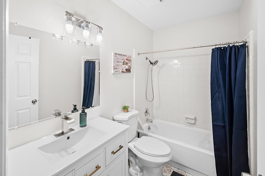 Hallway bathroom 1 for room no 1, 2, and 3