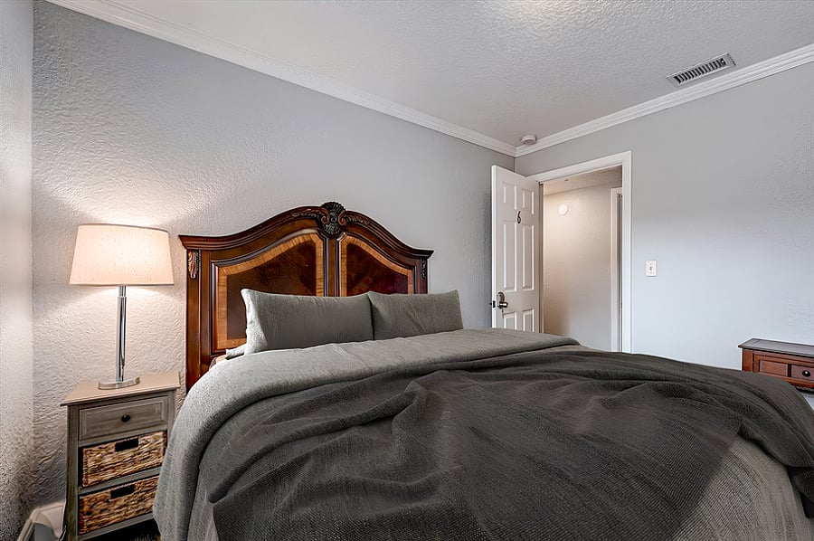 Disclaimer: This photo has been virtually staged. Not all furnishings seen will be included. Please view the virtual tour.