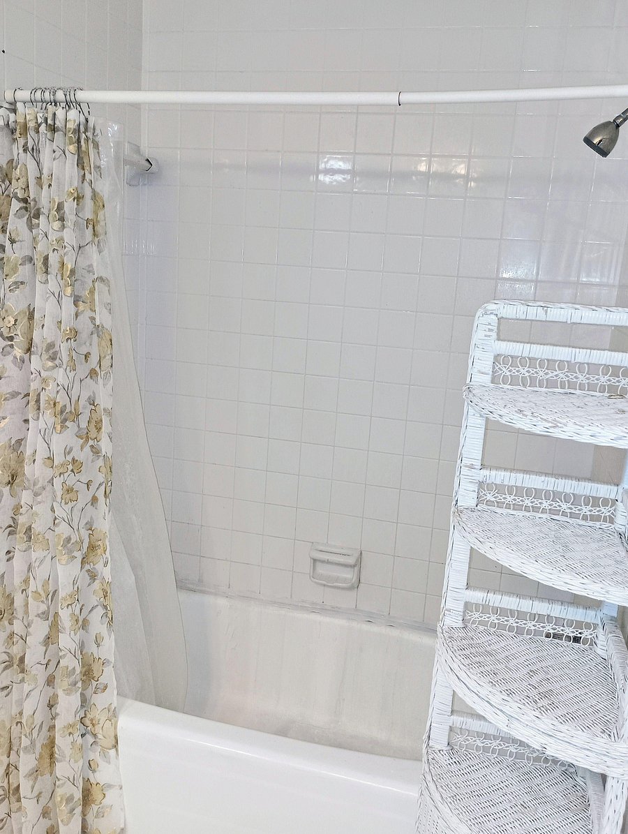 Shared bath Shower and tub