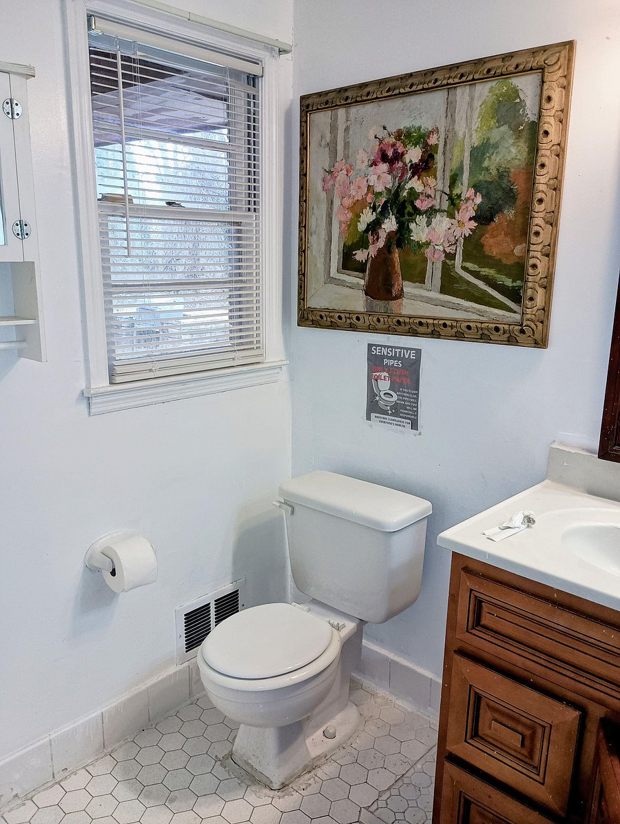 Shared bath water basin