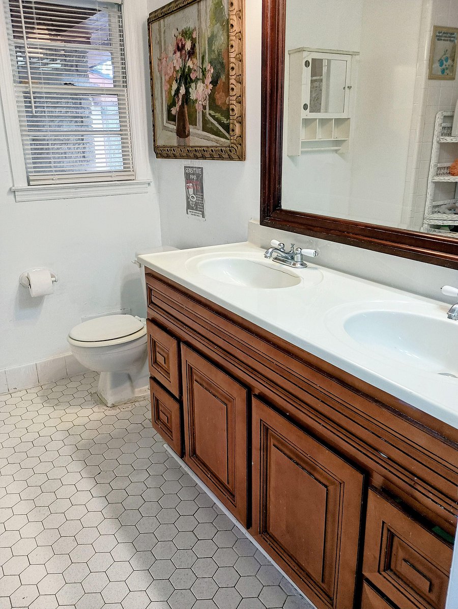 Shared bath Double vanity