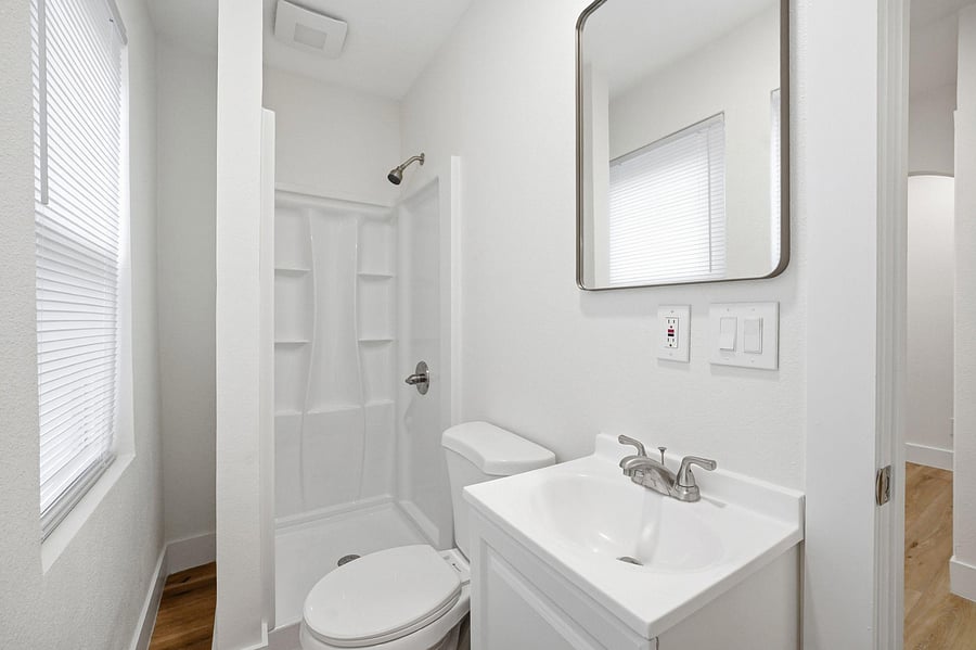 Compact, Clean & Updated Bath