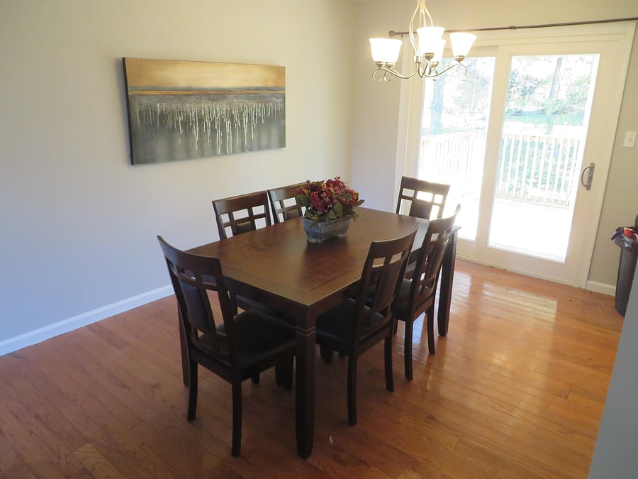 Shared upstairs dinning room